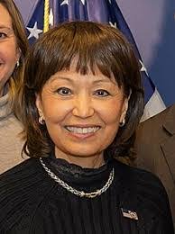 Donna Kim's Instagram, Twitter & Facebook