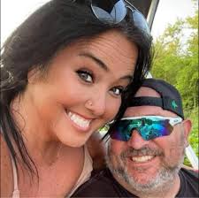 What are the prices for polishing a pontoon boat in Toledo, Ohio?