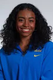 Selena Harris's Instagram, Twitter & Facebook