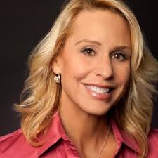 Aimee Grove's Instagram, Twitter & Facebook