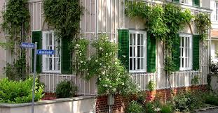 Whether it's a freestanding trellis, wall trellis, teepee trellis, or arch trellis, any trellis covered in white climbing roses will have your neighbors oohing and ahhing over your landscaping focal point. Wood Trellis Or Wire Rope System Large Variety Of Components