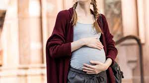 Bushidos frau zeigt babybauch im bikini. Ab Wann Wachst Der Babybauch Eltern De