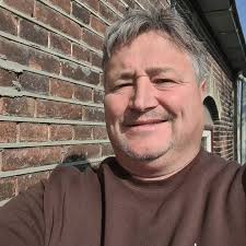 Klus snijwerk heerlijk in de zon lekker weer om te werken 👌👌👌😁😁