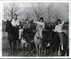 1966 Press Photo Elliott See, Jr. with his children-ride horses South of  Houston