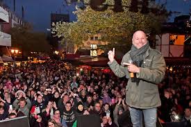 Essen Kaiser Otto Platz Welche Kunstler Sollen Auf Der Weihnachtsmarkt Buhne Stehen Wahle Deinen Star Fur Steele Essen Steele