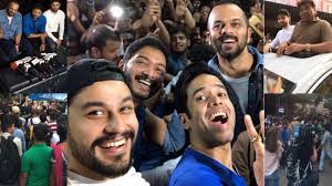 Buoyed By Grand Opening Golmaal Again Boys Catch A Show With Fans Tiger shroff watched baaghi 3 from the first row in gaiety galaxy theatre in mumbai with his fans and sister krishna shroff. grand opening golmaal again boys catch