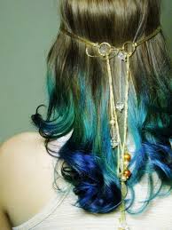 I Dont Like The Hair Color At All But The Headpiece Is Sweet Blue Ombre Hair Teal Ombre Hair Color Block Hair