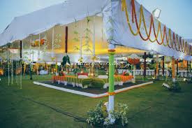 See more ideas about outdoor wedding, outdoor, wedding. 5 Outdoor Wedding Decoration Ideas With Flowers You Did Not Think About Wedding Decorations Flower Decoration Marriage Decoration Melting Flowers Blog