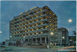 Hay muchas razones por las que escoger hoteles en huelva.de hecho, sus más de 2.500 años de existencia o su localización estratégica entre el río tinto y odial, han convertido a la capital onubense en la puerta del atlántico, siendo testigo de grandes hitos de la historia como la partida desde el muelle de las carabelas de las naves que en 1942 descubrirían el nuevo. A24 Postal Huelva Hotel Luz Comprar Postales De Andalucia En Todocoleccion 132845362