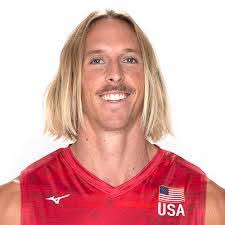 Taylor Averill's Instagram, Twitter & Facebook