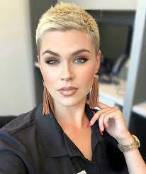 Pin By Senay Korkmaz On Hair And Makeup Short Hair Styles Super Short Hair Prom Hairstyles For Short Hair