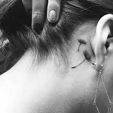 Los tatuajes detrás de la oreja se están convirtiendo en el primer tatuaje de muchos adolescentes. Tatuajes Detras De La Oreja Tatuaje Detras De La Oreja Tatuajes En La Oreja Lindos Tatuajes Pequenos