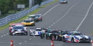 It offers the latest in vehicle and race customization, great graphics, outstanding multiplayer and the height of racing realism. Rfactor 2 Build 1117 Und Verbesserungen Der Benutzeroberflache