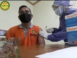 Dia pun sudah tidak canggung lagi masuk ke rumah ku. Infopublik Asn Basarnas Merauke Terima Vaksinasi Tahap Awal