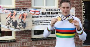 May 25, 2021 · om die reden zouden wereldtoppers als harrie lavreysen, jeffrey hoogland, roy van den berg en matthijs büchli al niet deelnemen aan het ek. Harrie Lavreysen Krachtpatser Van De Kempen Terug In Luyksgestel Met Twee Gouden Medailles Kempen Ed Nl