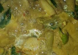 Masukkan asam gelugor dan tuang pati santan. Resep Gulai Batang Keladi Muda Anti Gatal Resep Enyak