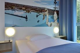 Ein französisches bett ist hervorragend für jugendliche geeignet, die vom kleinen einzelbett auf ein größeres modell wechseln. Zimmer Mit Franzosischem Bett B B Hotel Konstanz Konstanz Holidaycheck Baden Wurttemberg Deutschland