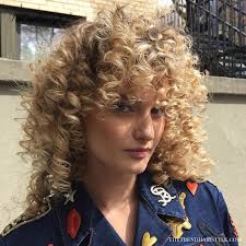 Uniform curls are added only in the bottom half of hair by applying perming solution, while the upper portion is retained straight. Bouncy Spiral Perm With Bangs Hair Perm With Bangs 10 Enormously Cute Curl Ideas The Trending Hairstyle