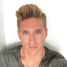Men det hela är en bluff. Danny Saucedo Men Haircut Styles Haircuts For Men My Hair