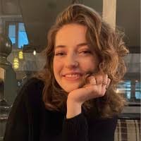 Samantha Buczek's Instagram, Twitter & Facebook