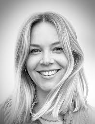 Aileen Flanagan's Instagram, Twitter & Facebook