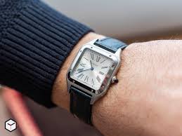It is also considered the first aviator watch of all time and continues to captivate watch lovers today. Dumont Santos Cartier Sihh 2019 Review Horobox