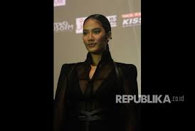 Find the perfect tara basro stock photos and editorial news pictures from getty images. Tara Basro Daniel Adnan Resmi Mengikat Janji Republika Online