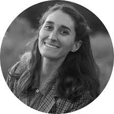 Kelly Riker's Instagram, Twitter & Facebook