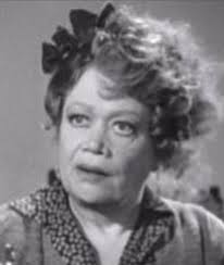 Esther Howard's Instagram, Twitter & Facebook