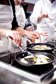From baking classes to pasta making & much more. Top 10 Culinary Schools In Paris Bonjour Paris