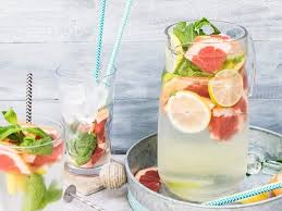 Untuk membuatnya, kamu tinggal mempersiapkan sebotol air dan menambahkan air lemon dari separuh. 10 Resep Infused Water Yang Bisa Kamu Bikin Sendiri Di Rumah Okezone Lifestyle