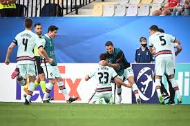 Après sa défaite face aux bleus, l'allemagne doit impérativement s'imposer face au portugal, tombeur de la hongrie lors de dans cette optique, les troupes de fernando santos ont parfaitement entamé leur euro en disposant de la hongrie à la puskas arena sur le score de 3 à 0. Euro U21 Le Portugal En Finale