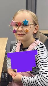 KREATYWNOŚĆ jest potrzebna, żeby widzieć, poznawać i eksplorować świat 🩷  KALINKA 💜💜💜 A Wy co chcielibyście widzieć, przez takie magiczne okulary?  #sowardskills #gdańsk #kompetencjespołeczne ...