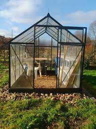 comment amenager une serre de jardin serre jardin jardins serre