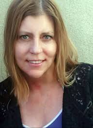 Gina Yates's Instagram, Twitter & Facebook