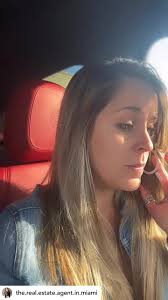 Miami Realtor Woman Making Fun of Houses
