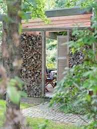 Sichtschutz Fur Die Terrasse Aus Geschnittenem Holz Garten Sichtschutz Garten Und Garteneingang