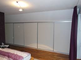 Einbauschrank In Eimsbuttel Unter Einer Dachschrage Mit Niedriger Deckenhohe Komandor Nord Schrank Zusammenstellen Einbauschrank Schrank Bauen