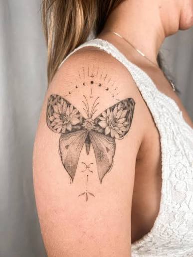 🦋 . #butterfly #moth #butterflytattoo #mothtattoo #transformation #tattoodublin #dublintattoo #irelandtattoo Fineline butterfly moth tattoo