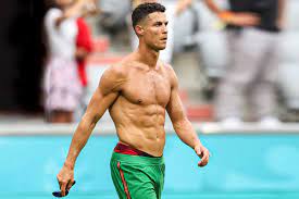 Последние твиты от cristiano ronaldo (@cristiano). Ridiculous Cristiano Ronaldo Shirtless Image Proves Age Is Just A Number Man Of Many