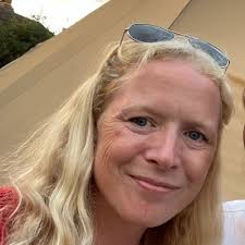 🎉Today, it's my birthday! 📘Ooh, copy of my new book: My Family, Your  Family has arrived! 🎙Screams best birthday present to receive! 🙏🏽Big  Thank you too…. 🎨Illustraor @giovanamedeiros…