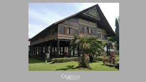 Selain memiliki arsitektur yang menakjubkan, rumah adat yang satu ini juga sarat akan makna dan pesan disetiap bentuk bangunannya. Kumpulan Rumah Adat Indonesia Gambar Dan Penjelasan