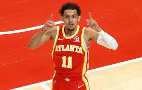 Los 48 puntos de trae young, un nuevo récord para el joven base de los hawks, fueron demasiado para los milwaukee bucks, que tuvieron que conceder en casa el primer partido de la f. Trae Young Gives Hawks 2 1 Series Lead Over Knicks In Nba Playoffs