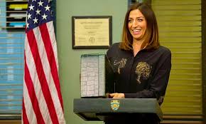 Let's know about chelsea peretti biography and chelsea peretti lifestyle. Chelsea Peretti Announces She S Leaving Brooklyn Nine Nine