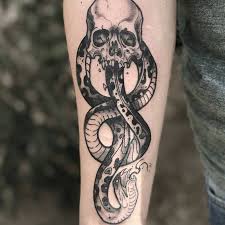 I liked how she made me feel really comfortable and how she explained everything so clearly. Olio Snake Tattoo By Ben From Broken Clover Tattoo 20170724 20170724 Ben Broken Clover Olio Snake Snaketatt In 2020 Snake Tattoo Clover Tattoos Tattoos