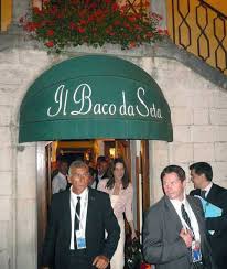 Ciao sposine aquilane e non, l'anno prosso anche io con il mio fm convoglieremo a nozze e stiamo cercnado dei ristoranti per il ricevimento. Carla Bruni E Sarkozy Nel Ristorante Il Baco Da Seta Nella Periferia Dell Aquila Foto Claudio Lattanzio Ansa