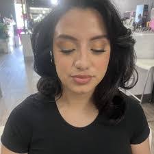 Amanda Suniga's Instagram, Twitter & Facebook