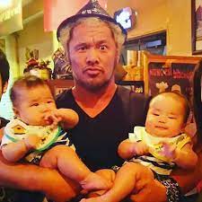 真壁 刀義 真壁刀義 togimakabe 新日本プロレス 過去の写真を振り返る スイーツ真壁 双子の赤ちゃん instagram posts baby face instagram