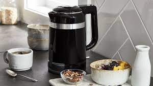 The kitchenaid design 1.5l kettle has a large capacity and a sleek, contemporary design, allowing you to quickly boil water to easily prepare your favourite hot beverage. Buy Kitchenaid Design 1 5l Kettle Onyx Black Harvey Norman Au