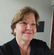 Grave acidente em Pedreira neste sábado, Segundo informações, após entrar  pela contramão em alta velocidade e atropelar um senhor de bicicleta, o  motorista fugiu.